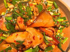 大蒜炒土腊肉-寨子里的钵钵菜·湘西山里菜(魅力湘西店)