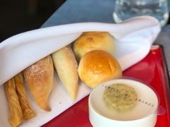 -弦月窗LUNETTE BY AMANDA(复兴路店)