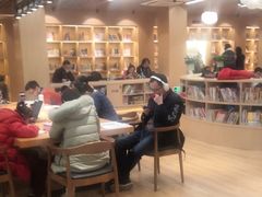 -漕河泾街道图书馆(漕河泾社区文化活动中心店)