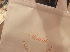 -VENCHI 闻绮(上海佛罗伦萨小镇店)