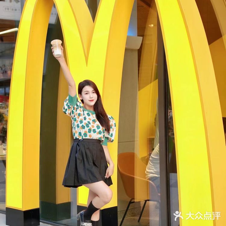 0元拍大片！麦当劳长沙首家旗舰店打卡新地标 