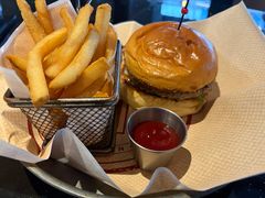 -BOURBON 玻本美式餐厅酒吧(虹桥新天地店)