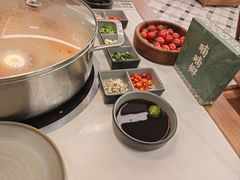 -喃喃椰·糟粕醋·椰子鸡火锅(七堡花园店)