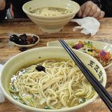 北区拉面位于凌宾路，近产业园的马路边上，位置特别好找