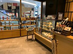 面包甜点陈列柜-星巴克(北京王府井店)