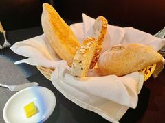 餐前面包配黄油-塞纳河法国餐厅(唐延路店)