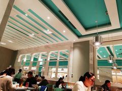 大堂-姚姚酸菜鱼·金戈戈香港豉油鸡(喜荟城联名店)