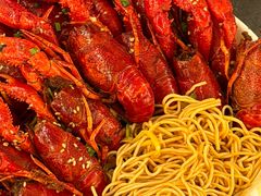 -肥肥虾庄·金牌油焖大虾(汉街SKP店)