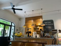 -彳亍咖啡·这里(水湾路店)