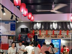 大堂-爆炸头阿姨小四川正宗川味小吃(无任何分店)
