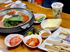 -喇喇排骨火锅·传统韩式脊骨汤(望京西园总店)