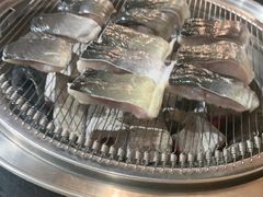 -围炉肉舍•炭烤活鳗•丹东海鲜烤肉(步行街店)