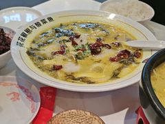 -渝是乎酸菜鱼·川渝小炒(新世界百货望京店)