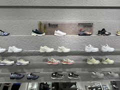-SALOMON萨洛蒙(青岛海信店)