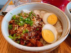 超级足料卤肉饭-面上有光