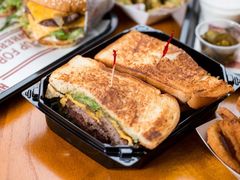 -The Habit Burger Grill 哈比特汉堡(复兴soho店)