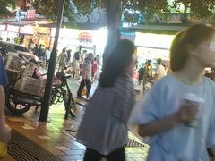 -八一路好吃街(雨田商务大厦店)