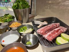 -蚂蚁洞·烤肉大营地(上海静安大悦城店)