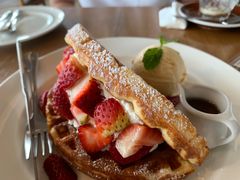 -ROAST coffee & eatery