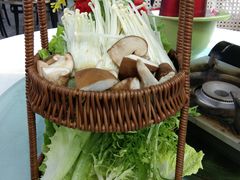 -刘姐啤酒鱼民族演艺餐厅(西街总店)