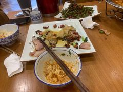 土豆腊肉回锅-石磨豆花家常菜·牦牛排土火锅