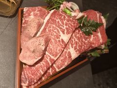-铭牛烧肉·和牛海鲜自助(高新月牙湖店)