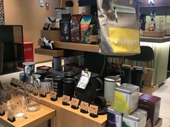-星巴克臻选(上海中环广场2F店)