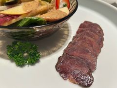 果蔬沙拉拼马肠-珍呈中餐厅•粤川淮扬新疆(乌鲁木齐康莱德酒店)
