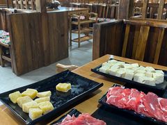 -果松木炭酸菜铜火锅·外婆参鸡汤