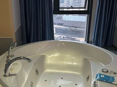 -天鹅恋酒店(大坪龙湖时代天街石油路地铁站店)