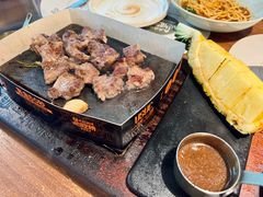 焦糖菠萝牛肋条-一沙一城·岩烤牛扒(深圳首店)