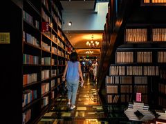 -钟书阁(松江泰晤士小镇店)