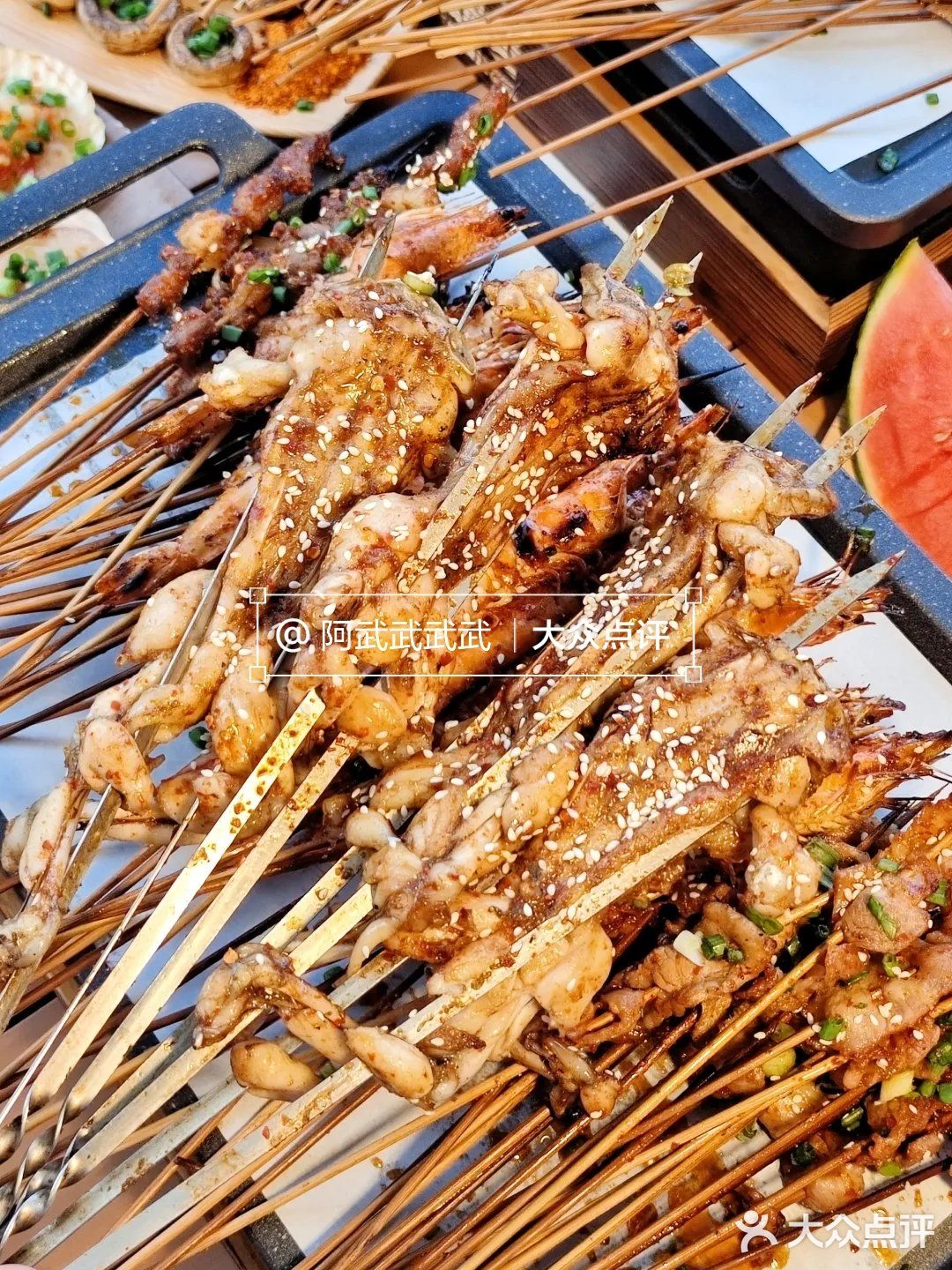 成都的夏天是不是快来了呀[害羞]和朋友喝酒吃小龙虾的宝藏天台