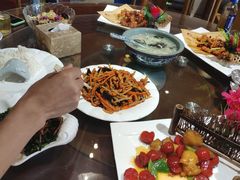 -东来菜馆•手抓海鲜家常菜•海鲜锅贴(鸽子窝店)