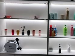 -Tloml salon