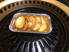 黄油烤土豆-炼火烤肉店