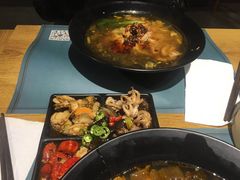 -八月美食小馆(银泰城总店)