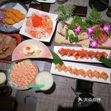 从盛食物的器皿到新鲜食材再到日料师傅的用心制作