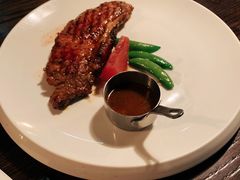 -食间牛排(重庆路万达店)