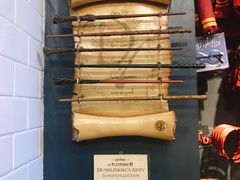 -九又四分之三站台哈利波特商店