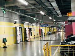 -白玉兰广场停车场