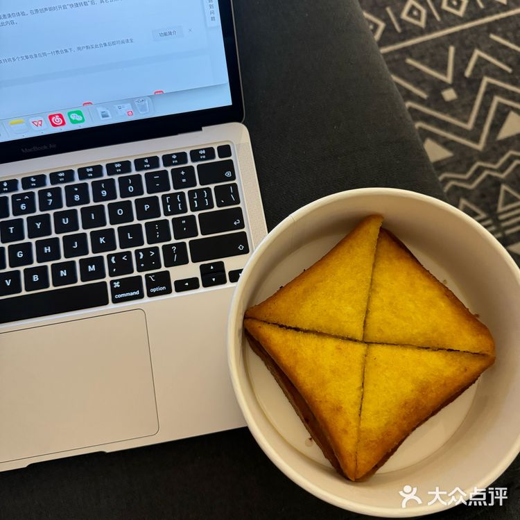 茶餐厅快乐西多士