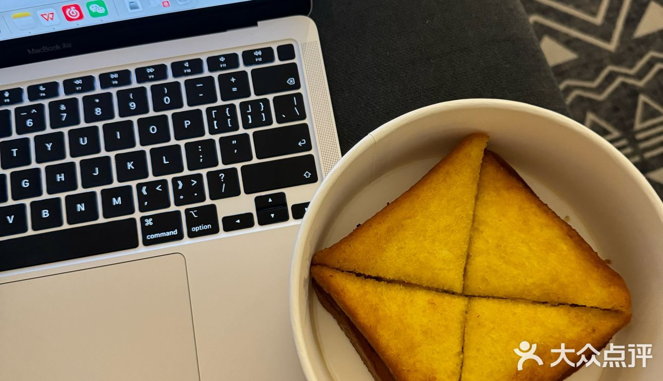 茶餐厅快乐西多士