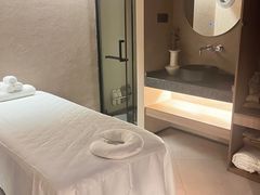 -灸春堂·艾灸·痛症·整脊连锁(之江银泰店)