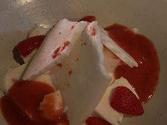草莓无花果叶奶布丁-gula