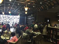 -钟书阁(松江泰晤士小镇店)