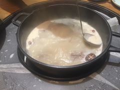 黑胡椒猪肚鸭架锅-三人行骨头王火锅(长寿店)