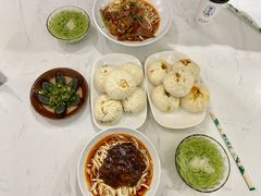 -李与白包子铺(桐梓林店)