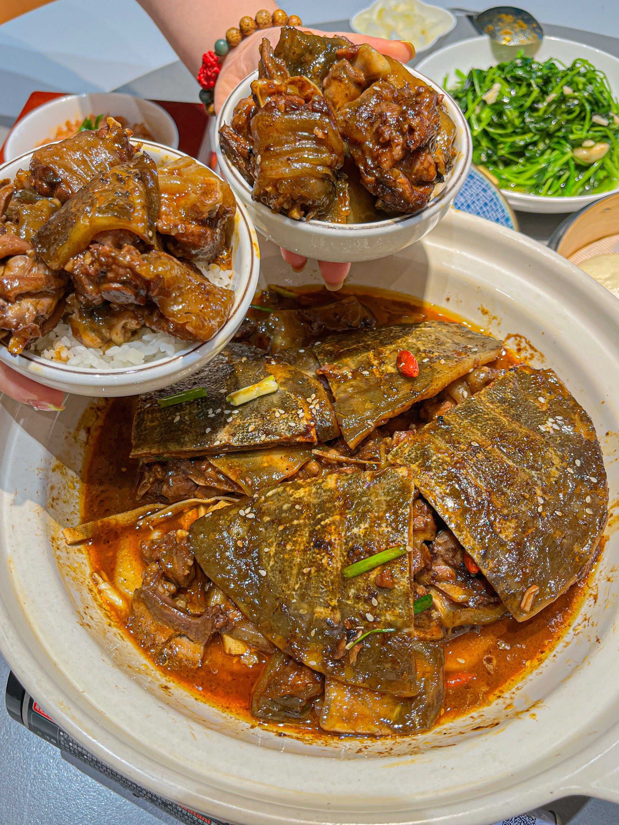 这碗甲鱼拌饭实在太顶了⁉️