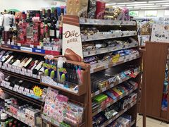 -全家便利店(莲花池东路店)